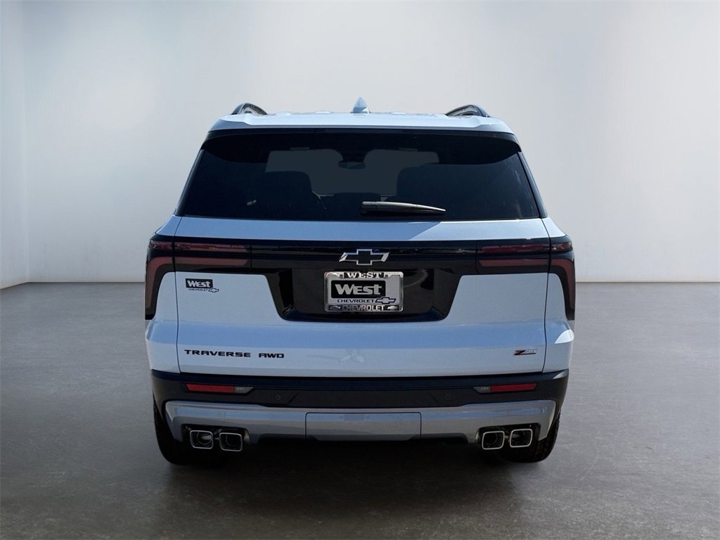 New 2026 Chevrolet Traverse Z71 w/ LPO, Floor Liner Package image 4
