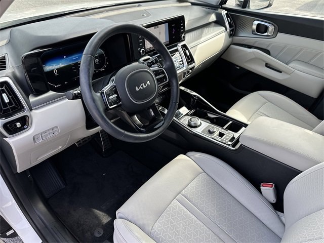 Used 2024 Kia Sorento SX Prestige image 9