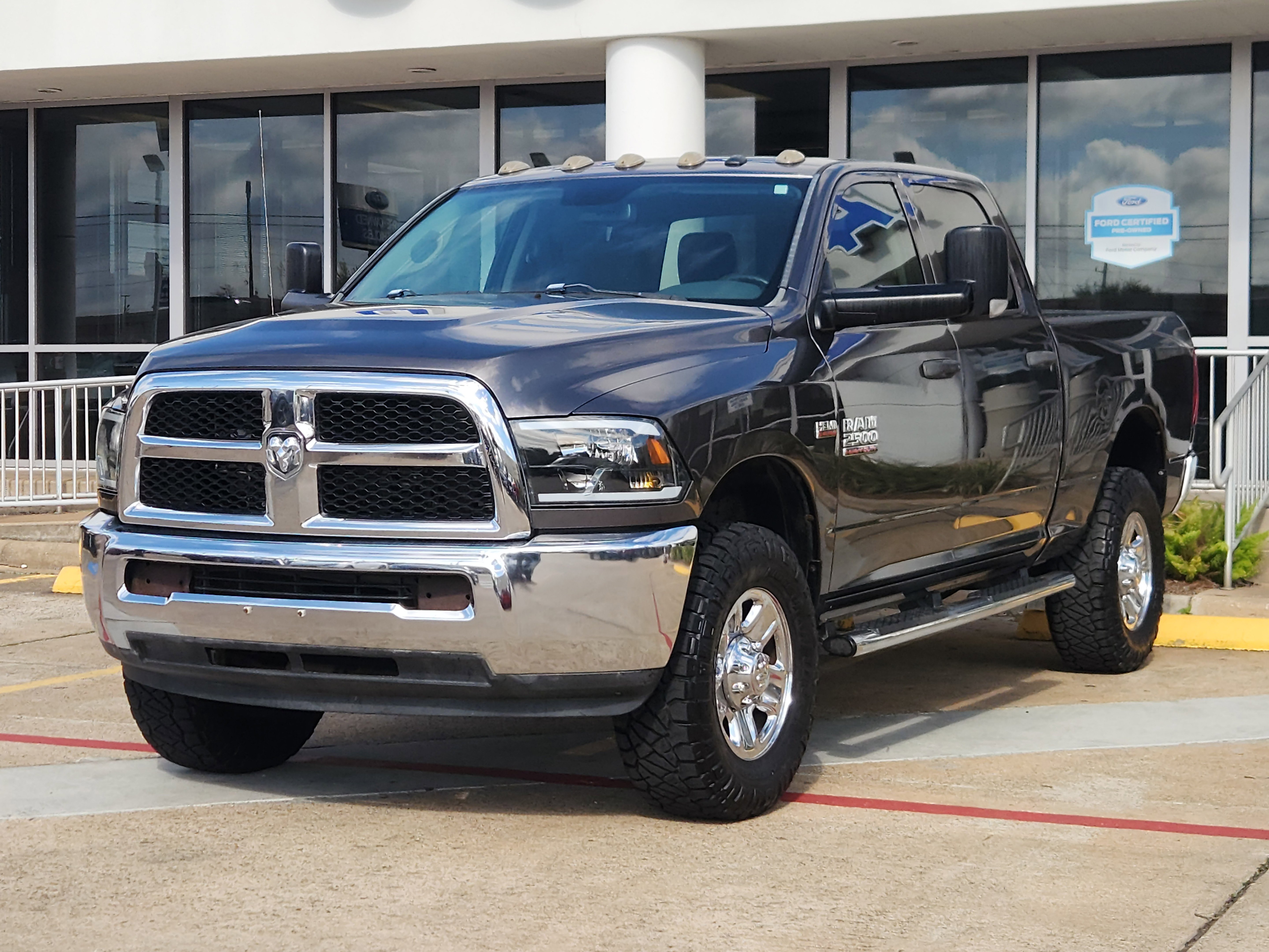 Used 2016 RAM 2500 Tradesman w/ Chrome Appearance Group image 2