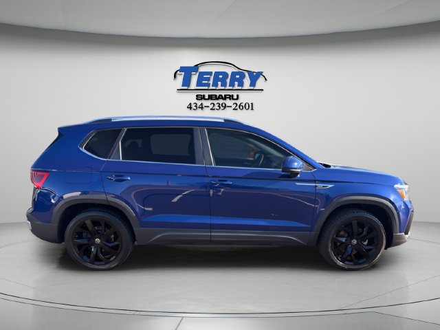 Used 2023 Volkswagen Taos SE AWD/4WD image 1