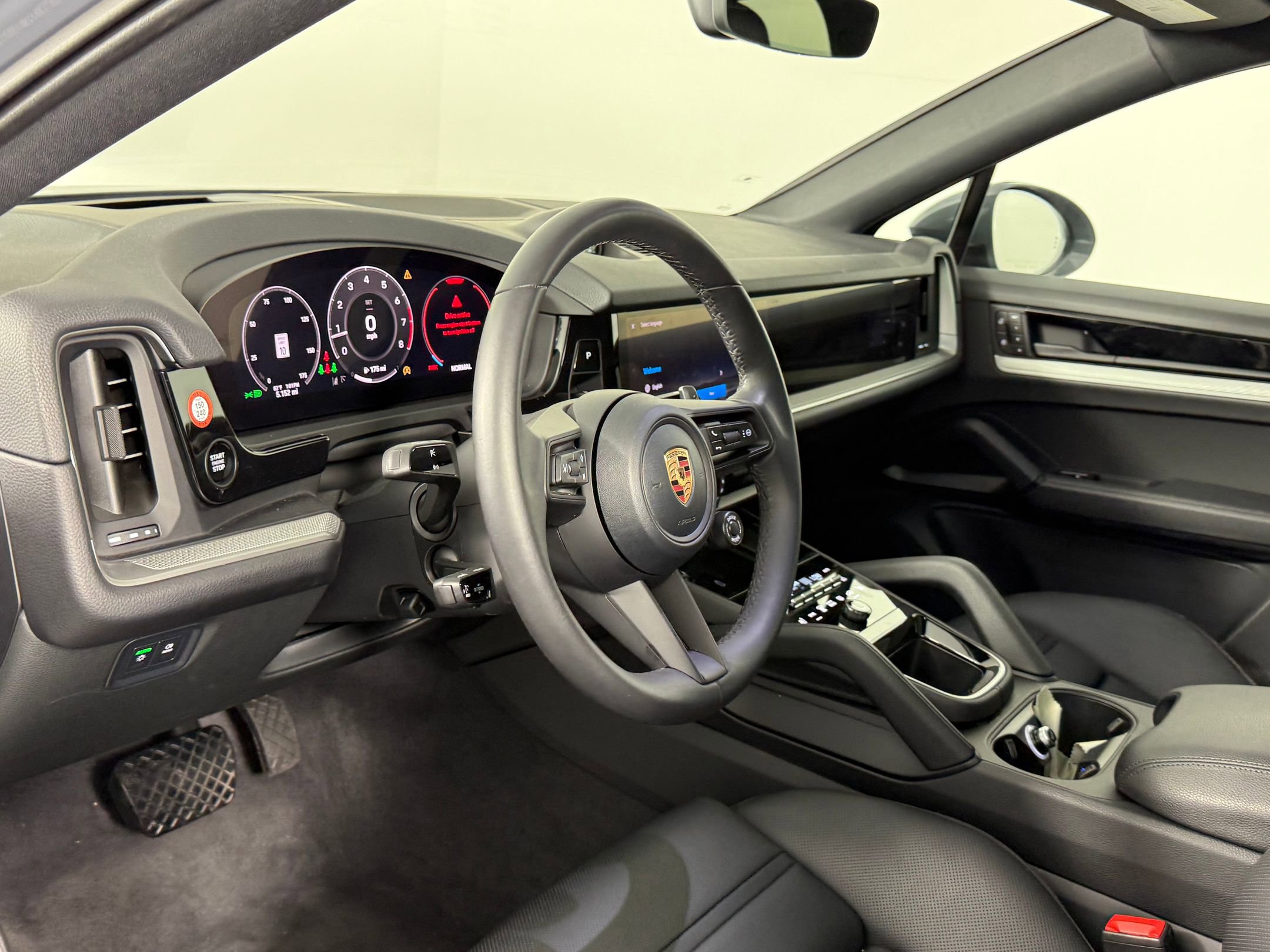 New 2026 Porsche Cayenne Coupe image 4