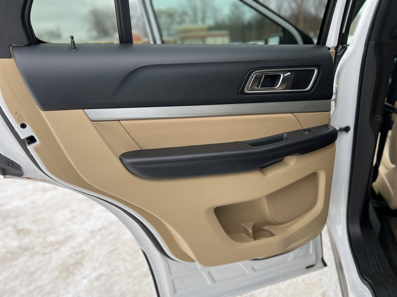 Used 2016 Ford Explorer XLT w/ Equipment Group 202A image 34