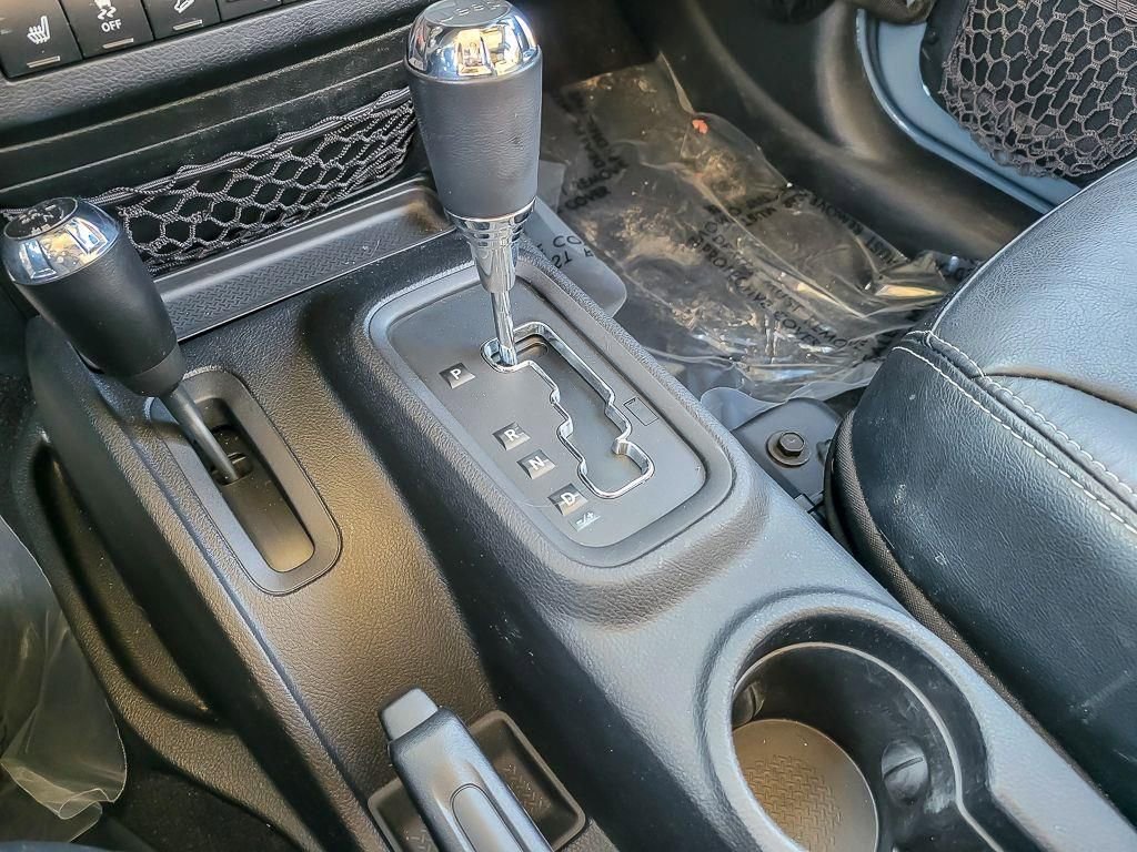 Used 2014 Jeep Wrangler Unlimited Sahara w/ Dual Top Group image 15