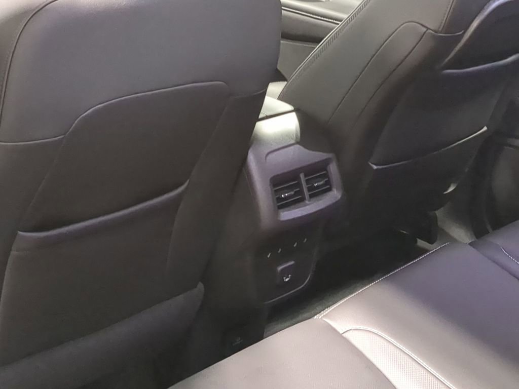 Used 2024 GMC Terrain Denali w/ Denali Premium Package AWD/4WD image 18
