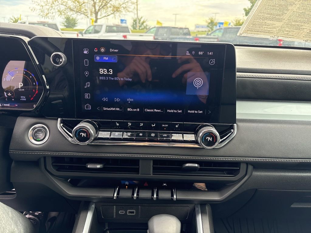 New 2025 Chevrolet Colorado LT w/ LT Convenience Package image 19