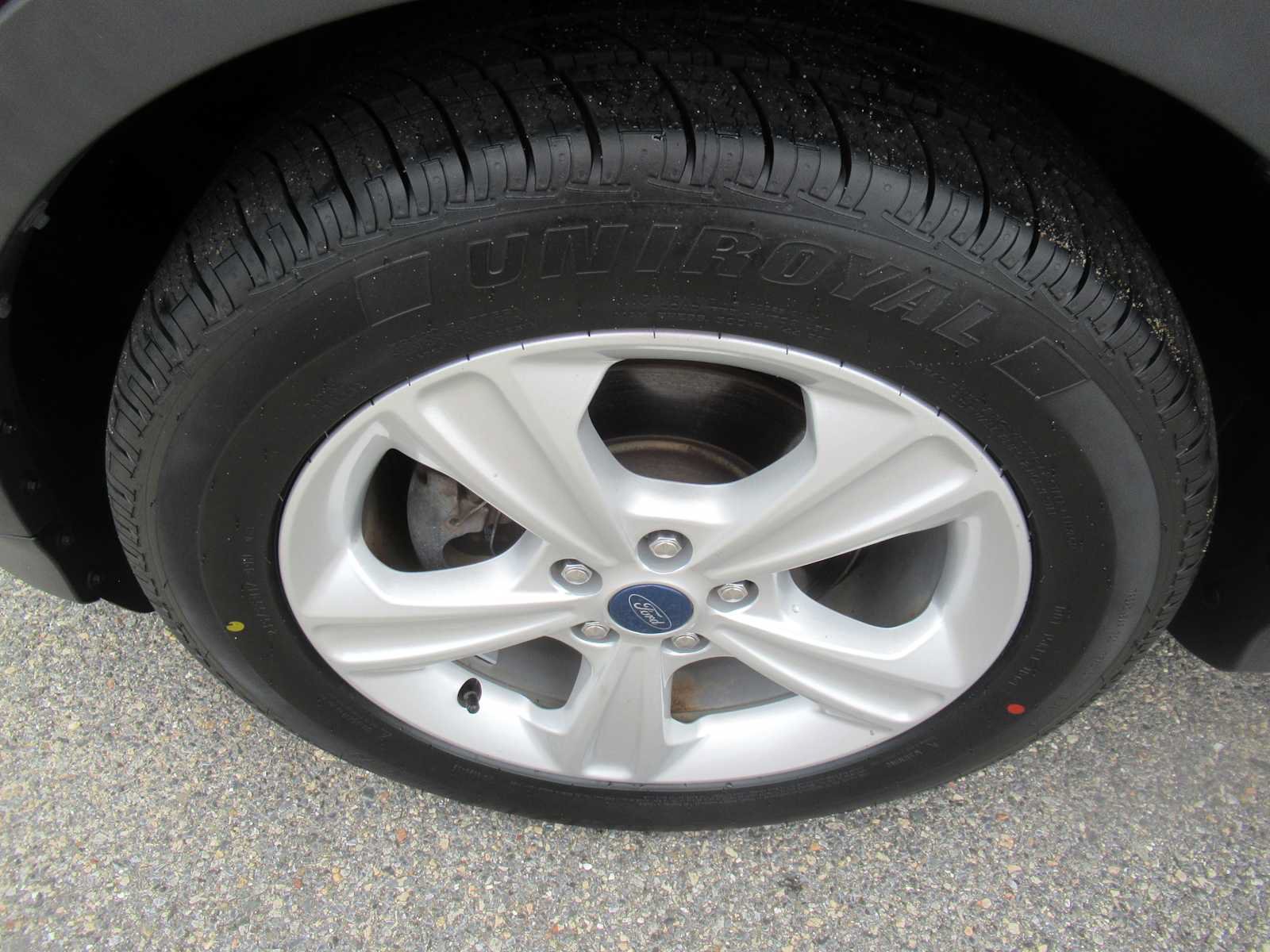 Used 2016 Ford Escape SE w/ Equipment Group 201A FWD image 11