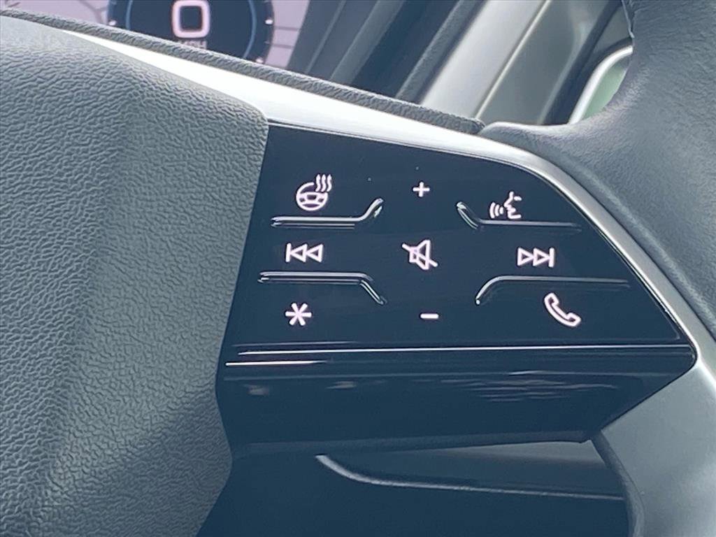 Used 2024 Audi Q4 e-tron Premium Plus w/ Premium Plus image 5