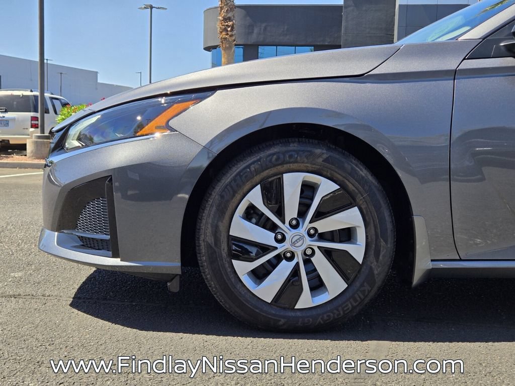 Used 2025 Nissan Altima 2.5 S FWD image 9