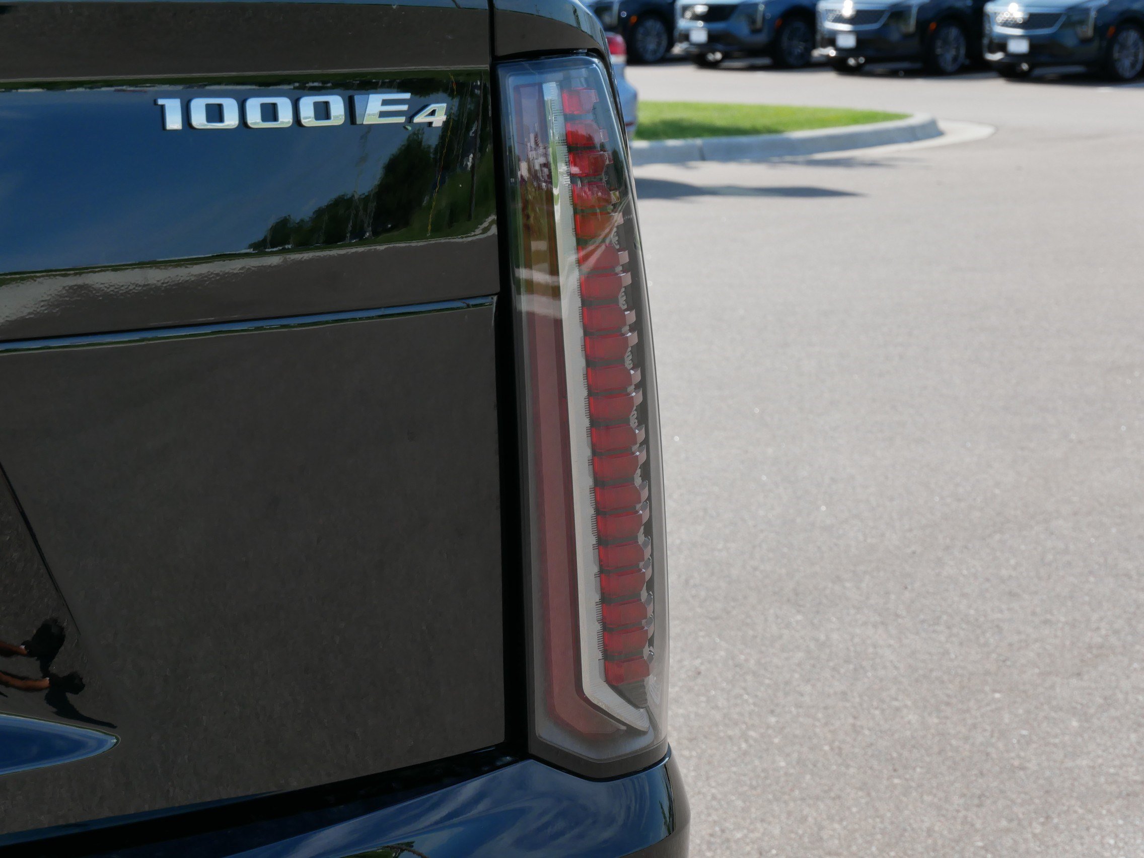 Used 2026 Cadillac Escalade IQ Sport 1 w/ LPO, Floor Liner Package AWD/4WD image 15