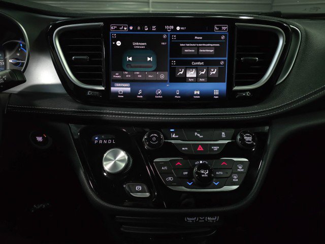 Used 2023 Chrysler Pacifica Touring-L w/ S Appearance Package FWD image 28