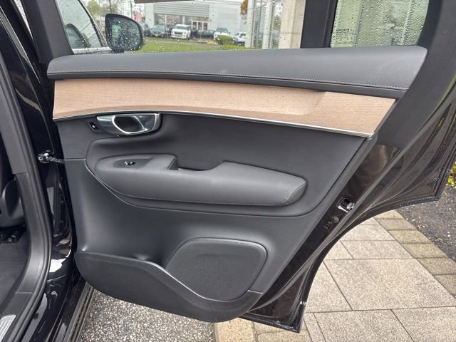 Used 2025 Volvo XC90 B6 Plus AWD/4WD image 13