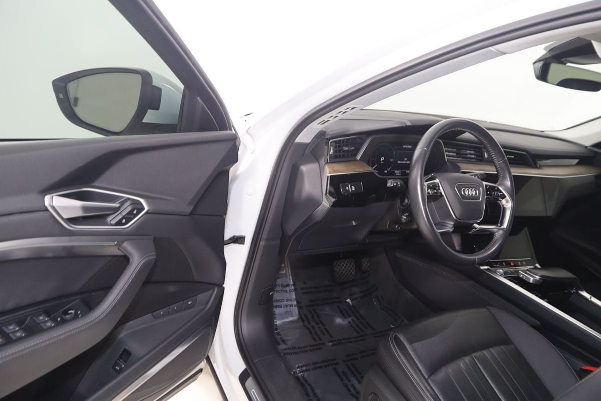 Used 2020 Audi e-tron Premium Plus AWD/4WD image 46