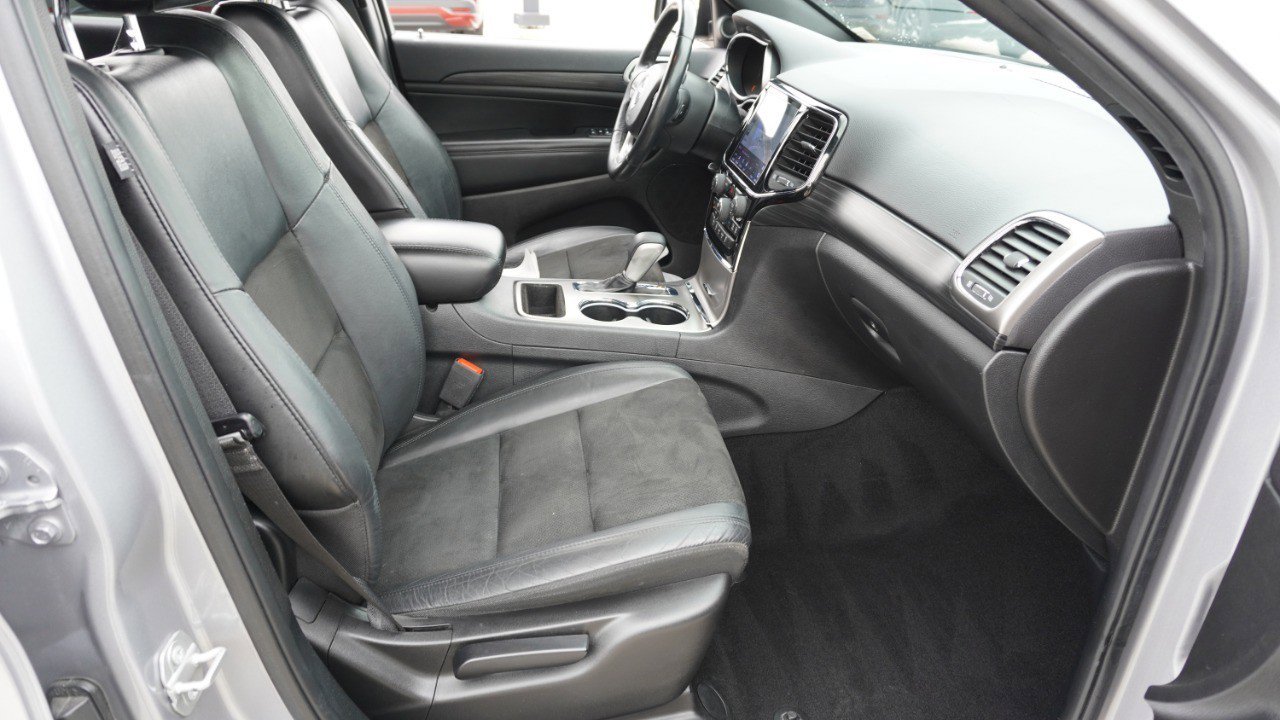 Used 2019 Jeep Grand Cherokee Altitude image 14