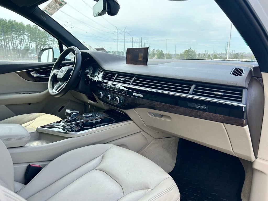 Used 2017 Audi Q7 3.0T Premium image 9