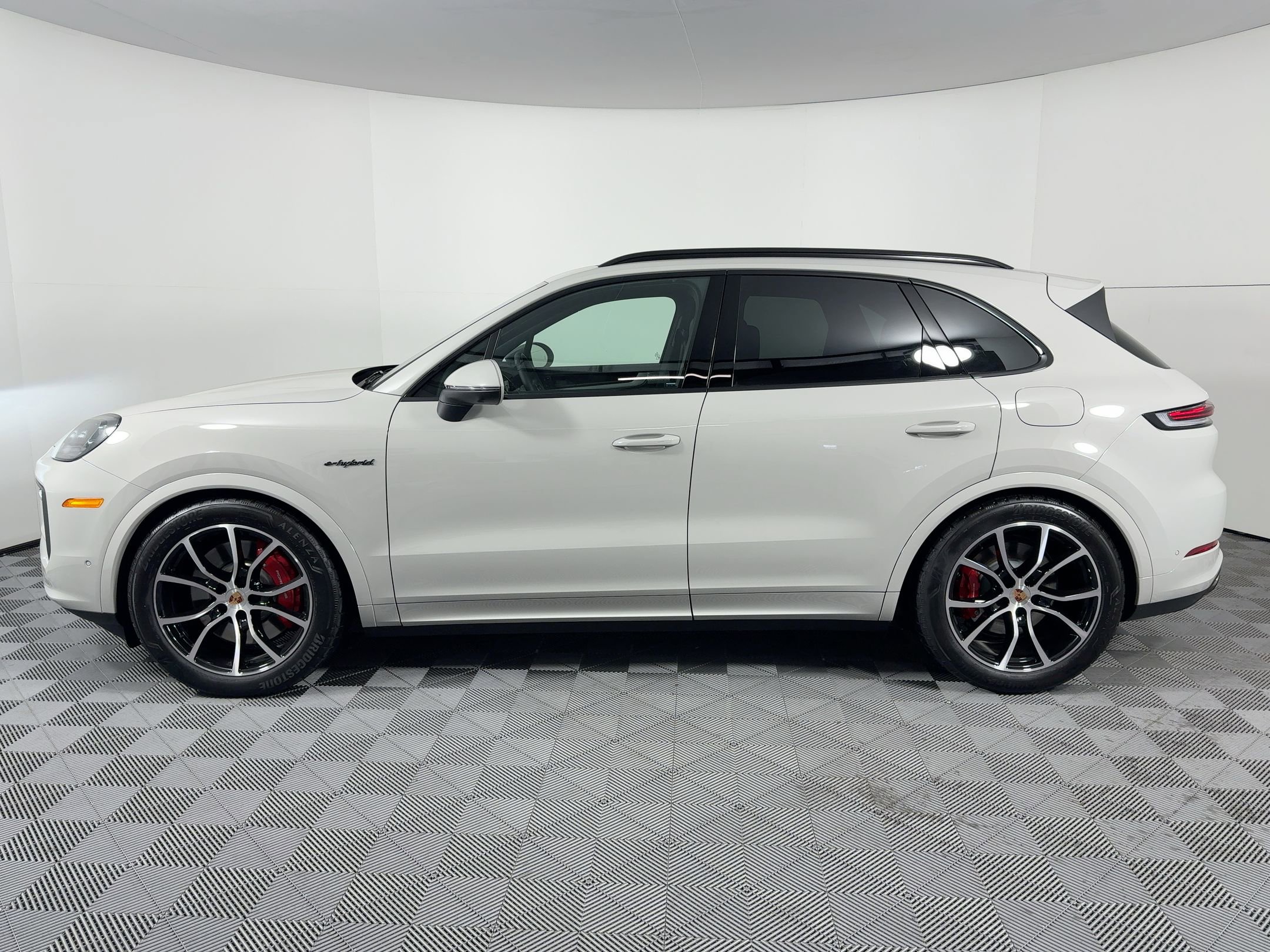 Certified 2026 Porsche Cayenne S image 2