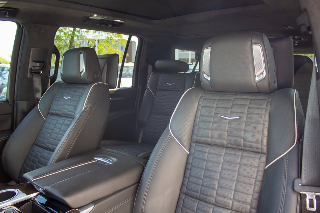 Used 2025 Cadillac Escalade ESV Sport Platinum image 11