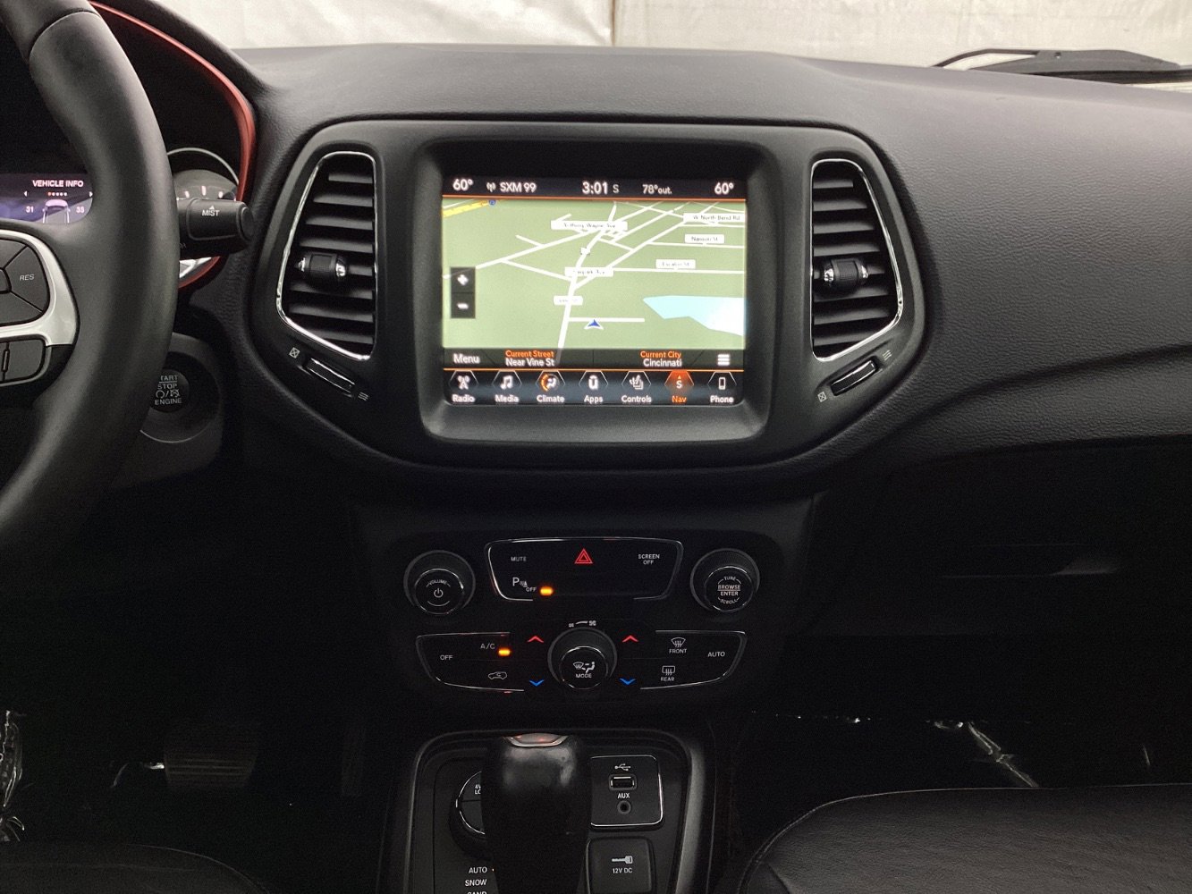 Used 2017 Jeep Compass Trailhawk w/ Leather Interior Group AWD/4WD image 30