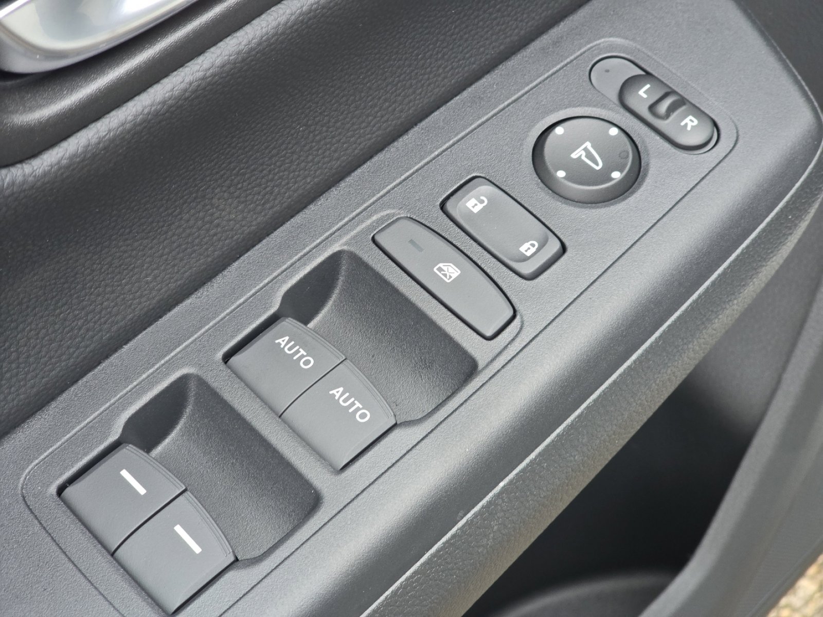 New 2026 Honda CR-V EX image 25