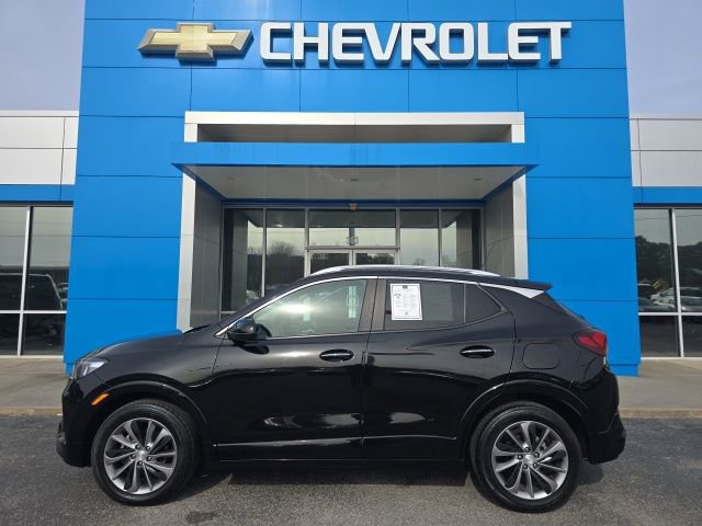 Used 2023 Buick Encore GX Select w/ Sport Touring Package image 2