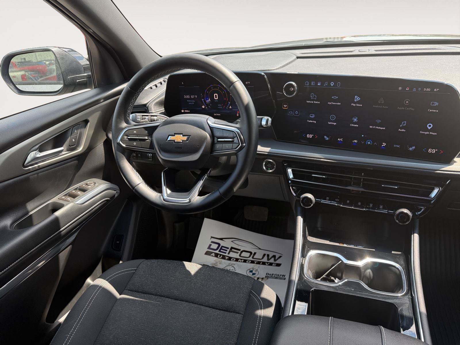 Used 2026 Chevrolet Traverse LT w/ LPO, Floor Liner Package FWD image 11