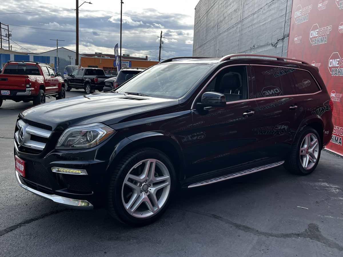 Used 2016 Mercedes-Benz GL 550 4MATIC image 4