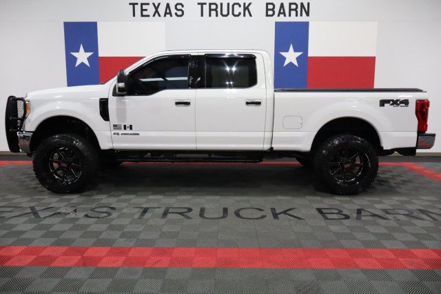 Used 2017 Ford F250 XLT w/ XLT Premium Package AWD/4WD image 1