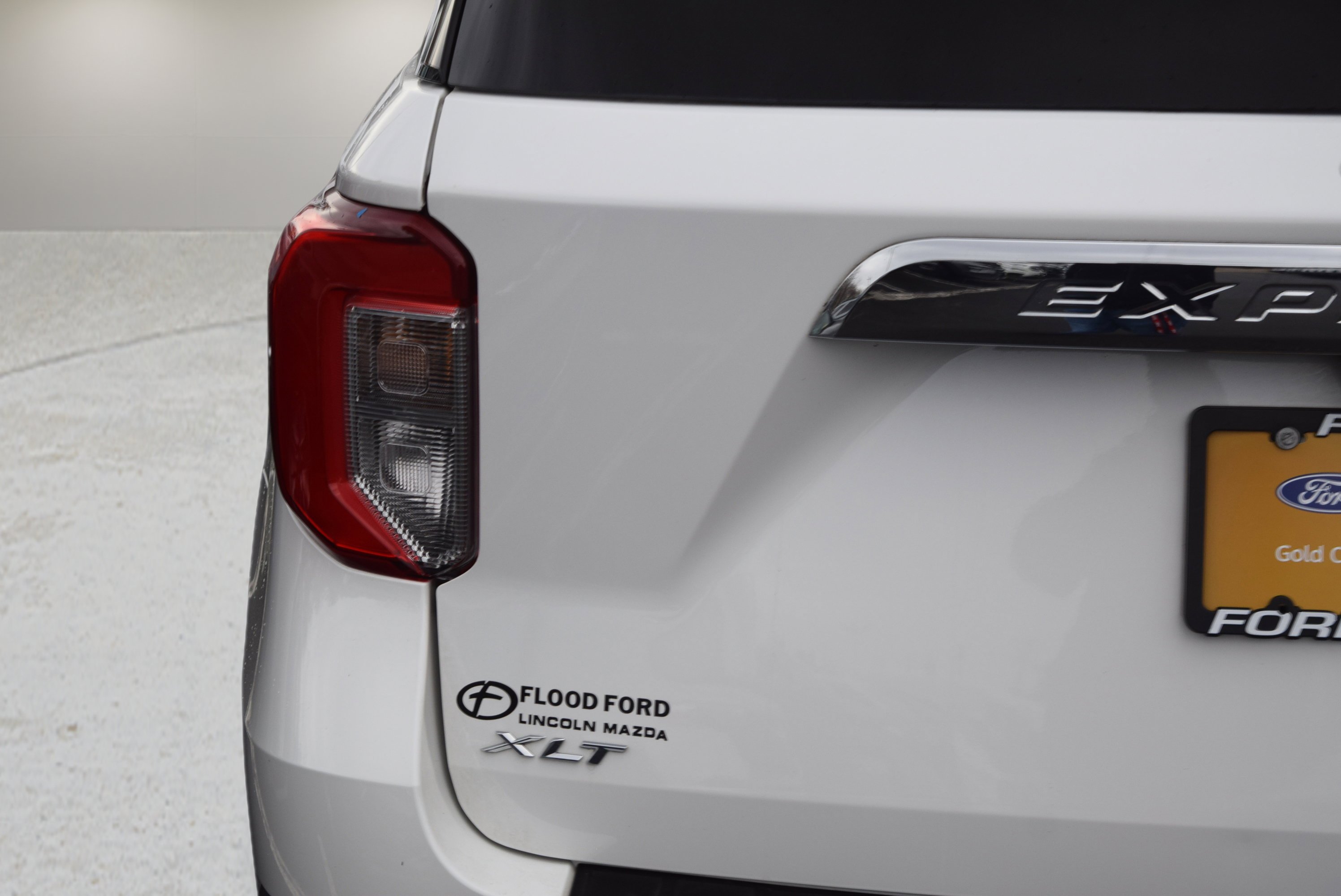 Used 2023 Ford Explorer XLT w/ Equipment Group 202A image 6