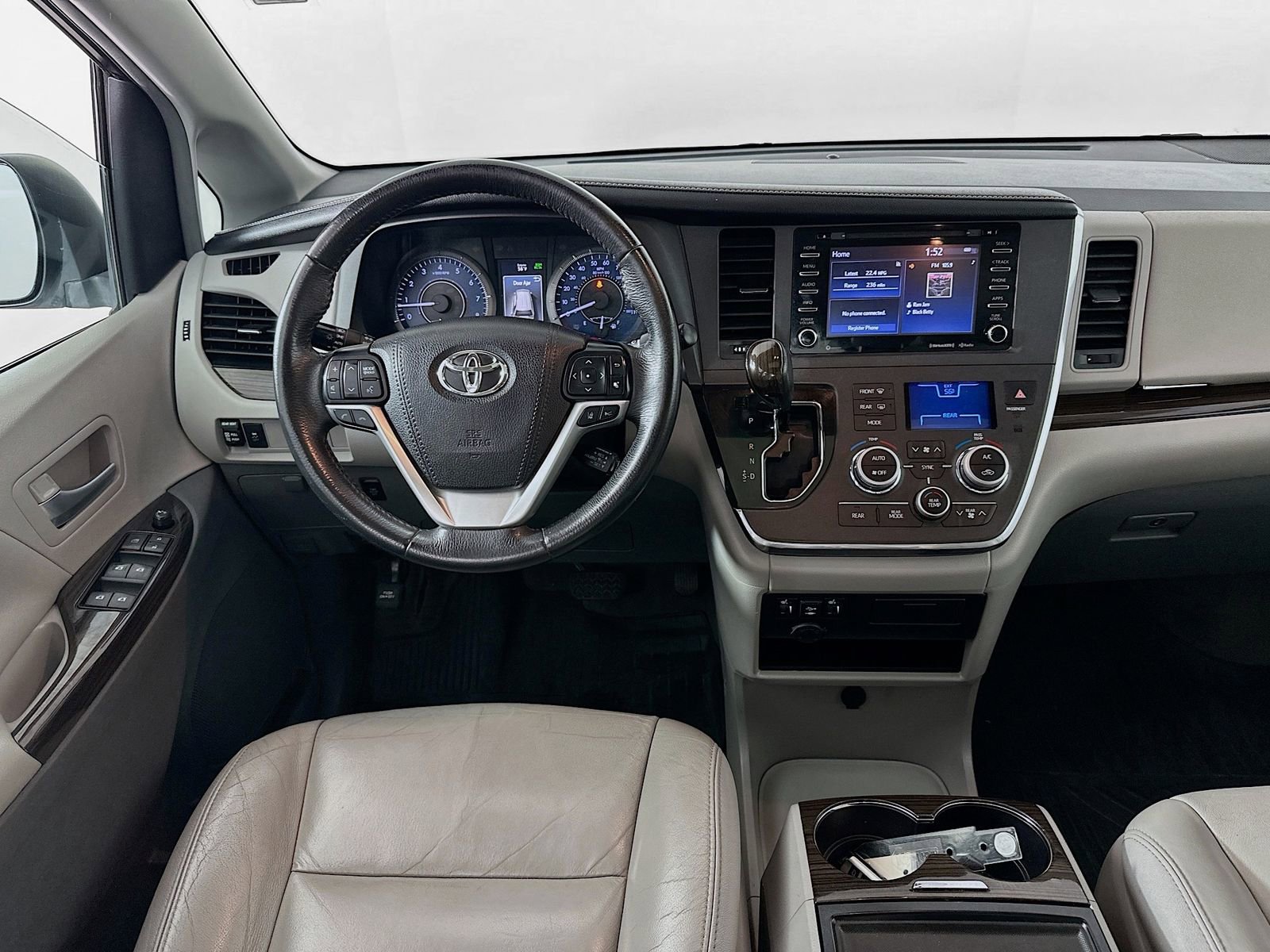 Used 2018 Toyota Sienna XLE FWD image 21
