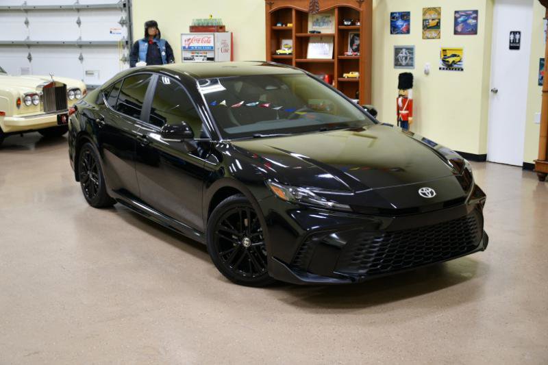 Used 2025 Toyota Camry XLE image 2