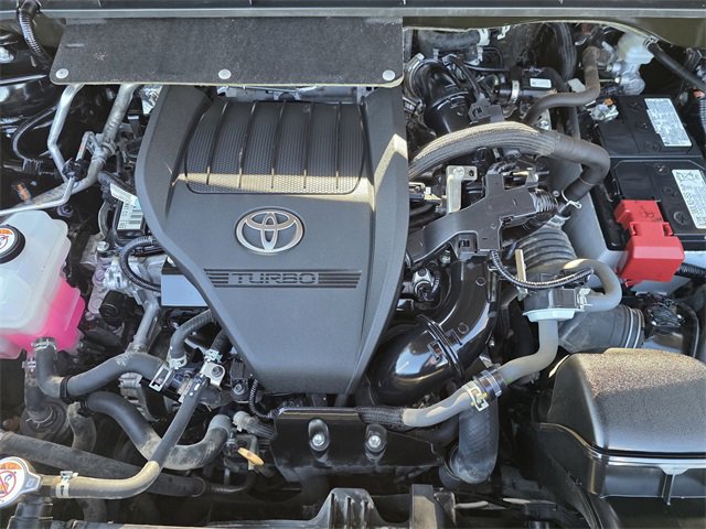 Used 2024 Toyota Highlander LE image 21