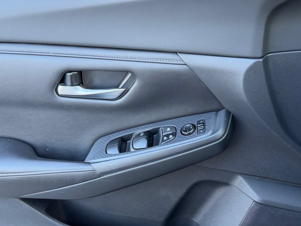 Certified 2021 Nissan Sentra SV FWD image 27