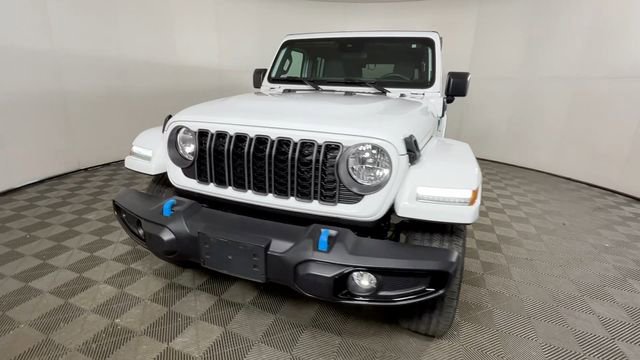 Used 2024 Jeep Wrangler Unlimited w/ Convenience Group AWD/4WD image 12