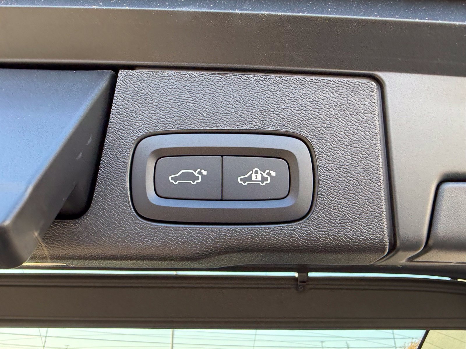 New 2027 Volvo XC60 B5 Plus AWD/4WD image 48