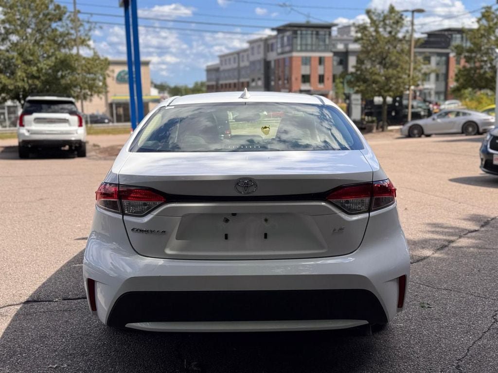 Used 2021 Toyota Corolla LE w/ Carpet Mat Package (TMS) FWD image 5