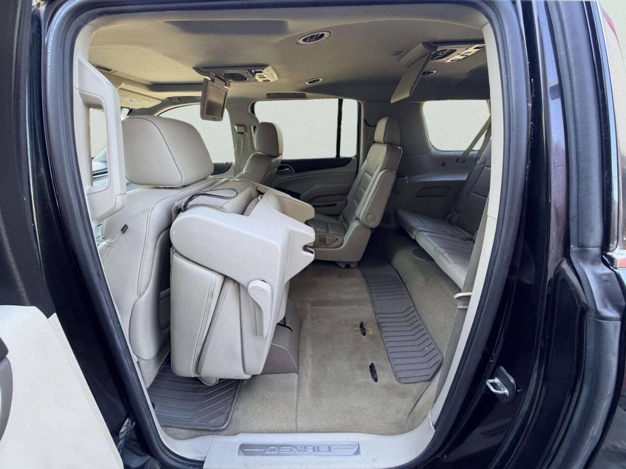 Used 2016 GMC Yukon XL Denali w/ Open Road Package AWD/4WD image 30