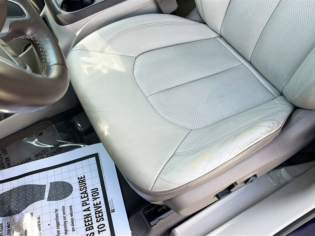 Used 2017 Chrysler Pacifica Touring-L Plus FWD image 18