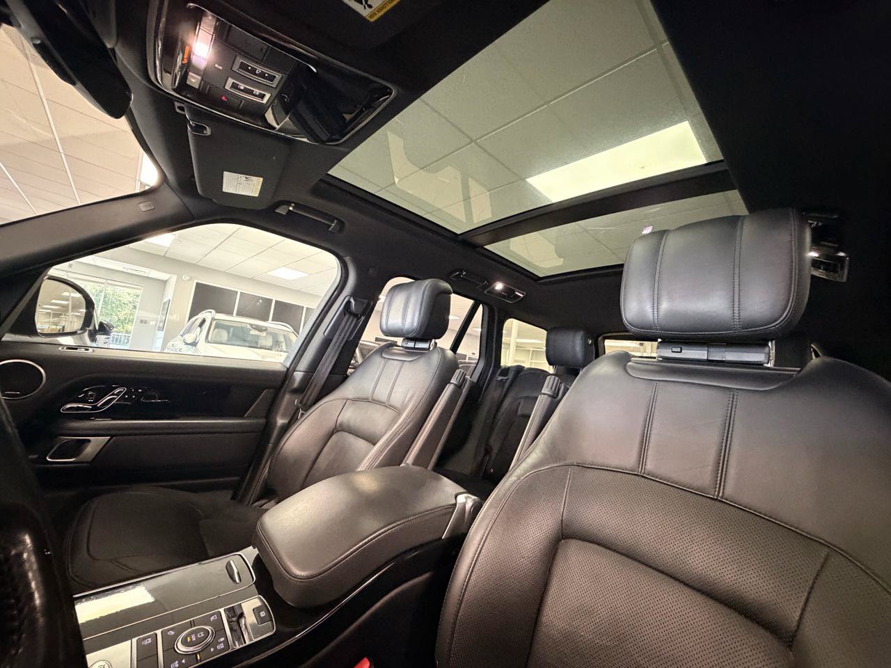 Used 2019 Land Rover Range Rover HSE AWD/4WD image 40
