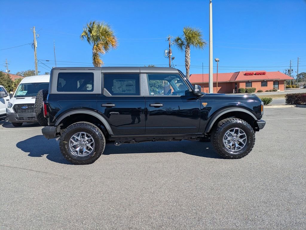New 2025 Ford Bronco Badlands image 3