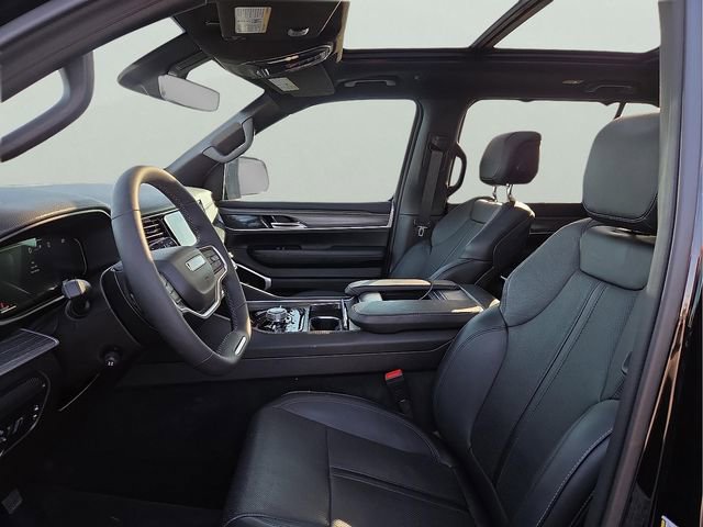 Used 2024 Jeep Wagoneer Series III w/ Premium Group I image 15