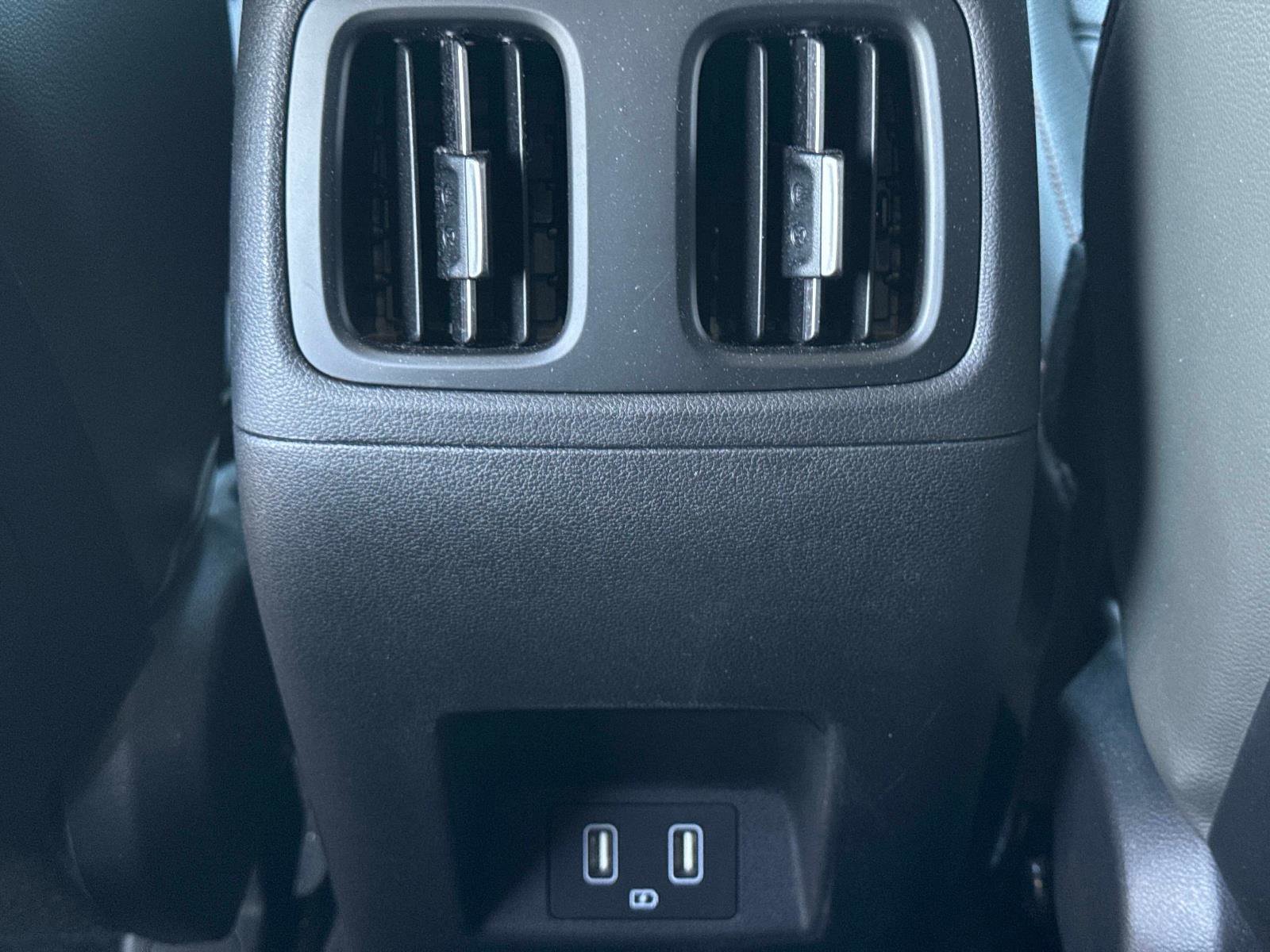 Used 2024 Hyundai Santa Cruz Limited image 16