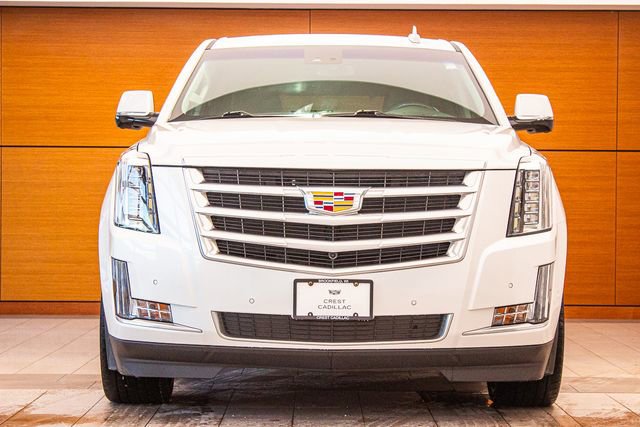 Used 2018 Cadillac Escalade Luxury image 2
