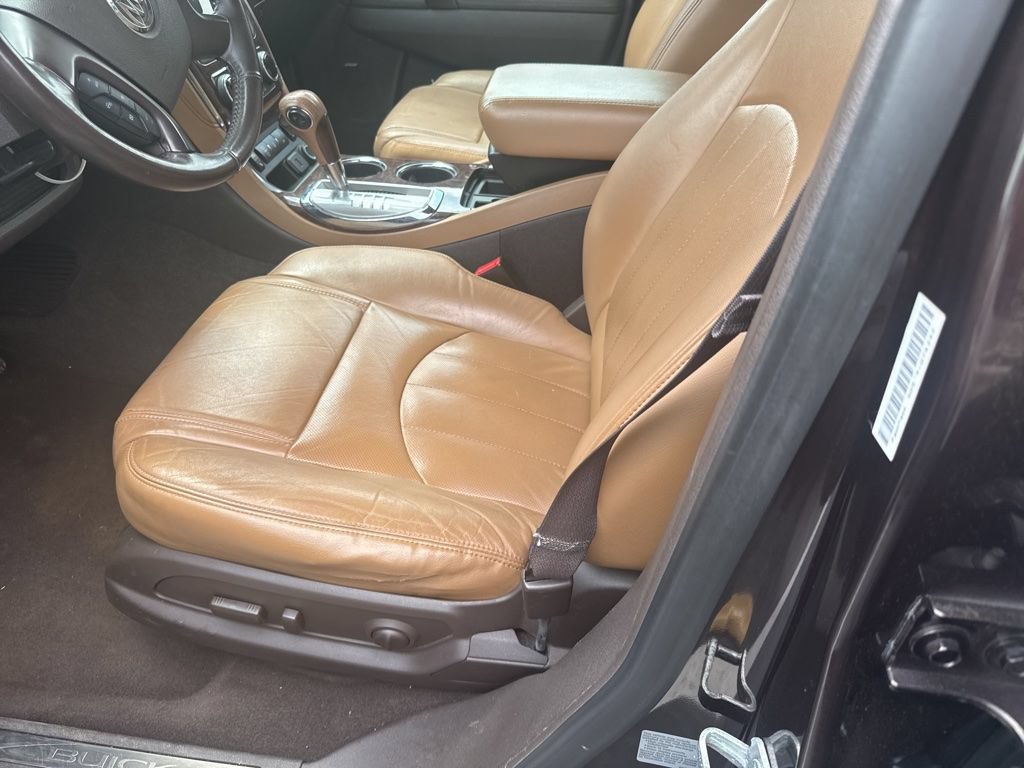 Used 2017 Buick Enclave Leather AWD/4WD image 10