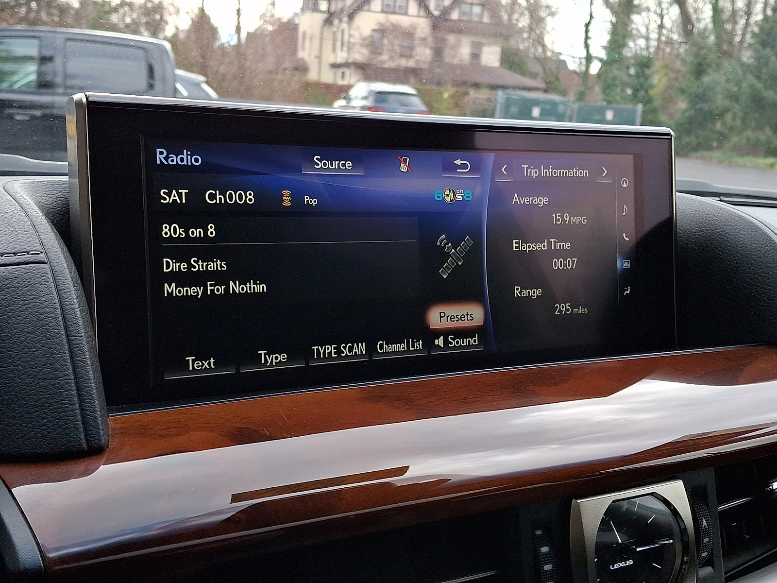 Certified 2020 Lexus LX 570 4WD w/ 3rd Row & Luxury Pkg image 18