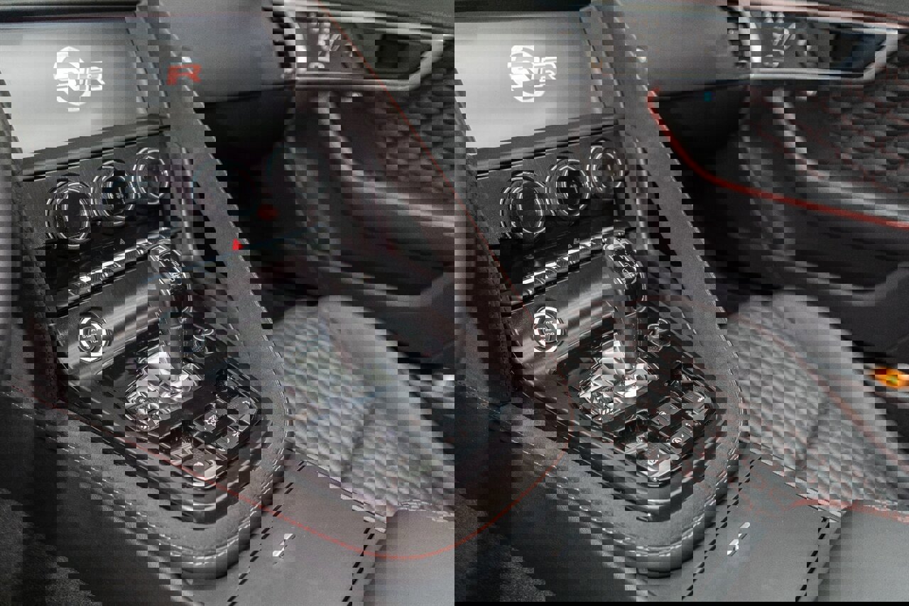 Used 2020 Jaguar F-TYPE SVR image 78