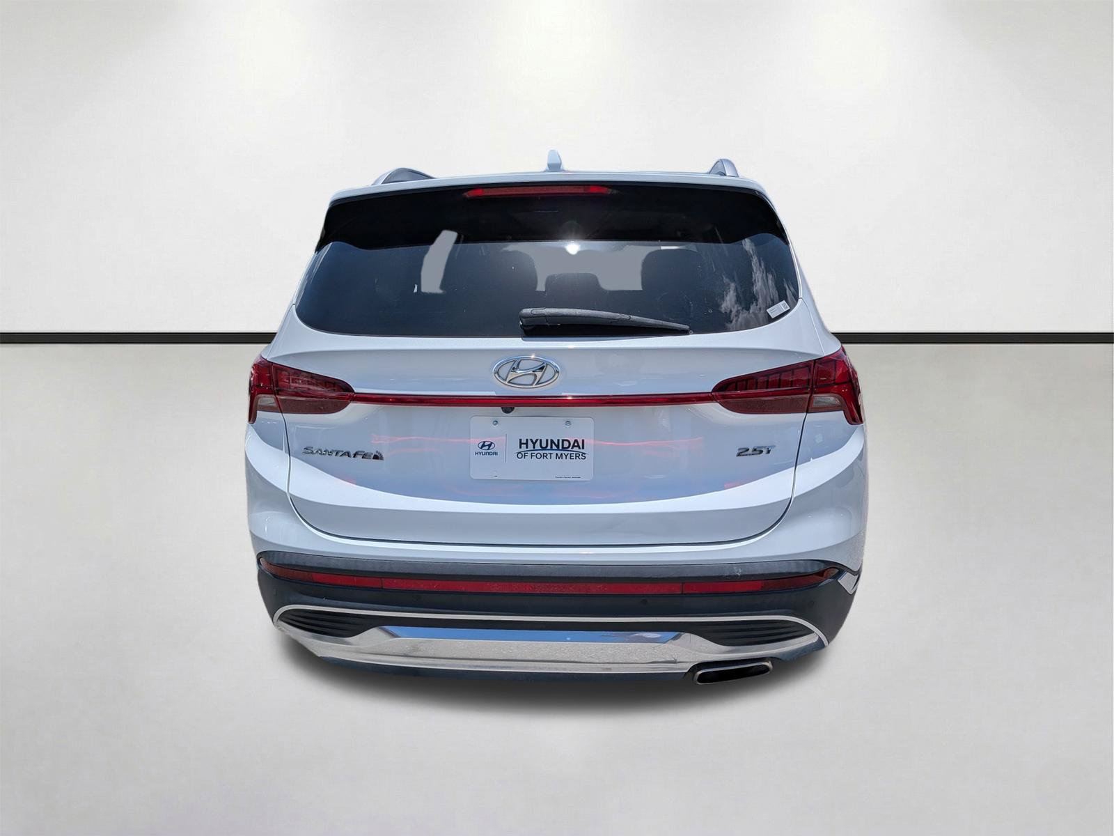 Used 2023 Hyundai Santa Fe Limited w/ Cargo Package FWD image 5