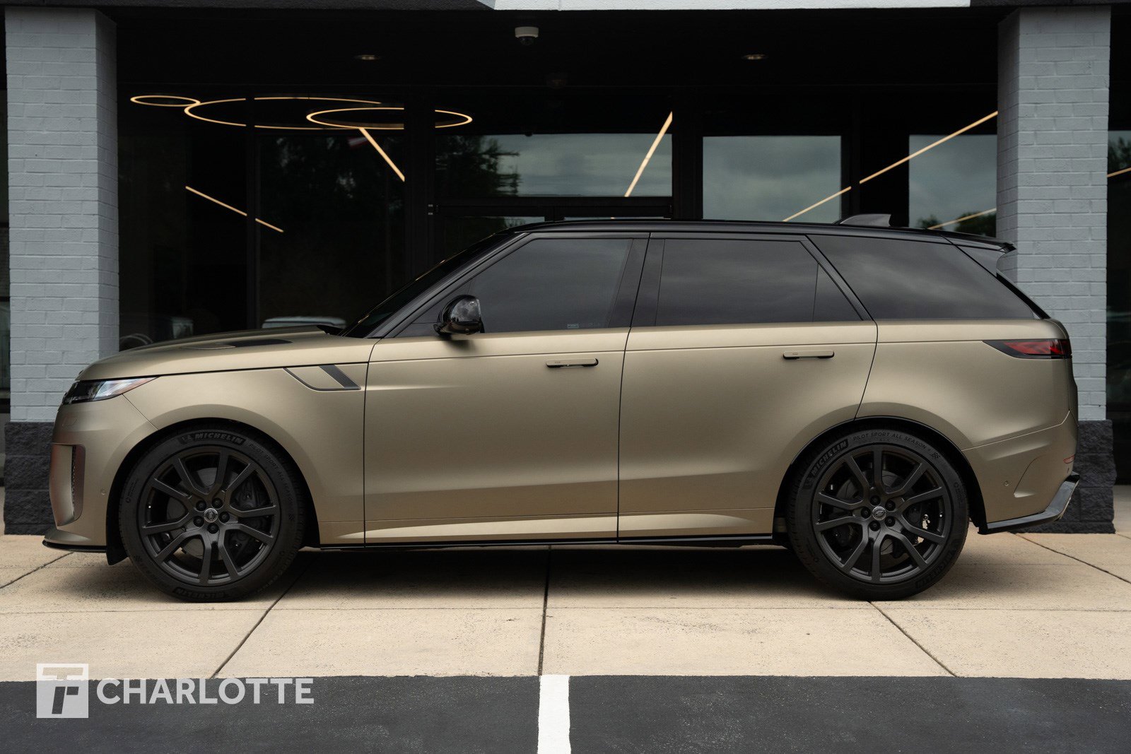 Used 2024 Land Rover Range Rover Sport SV Edition One Carbon Bronze image 9