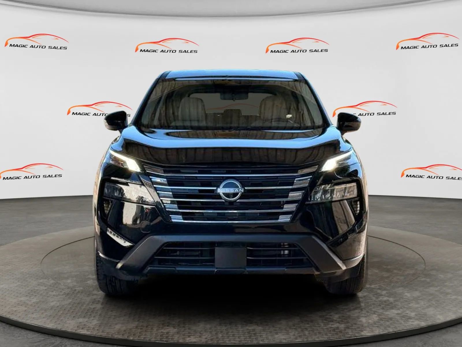 Used 2025 Nissan Rogue SV image 3