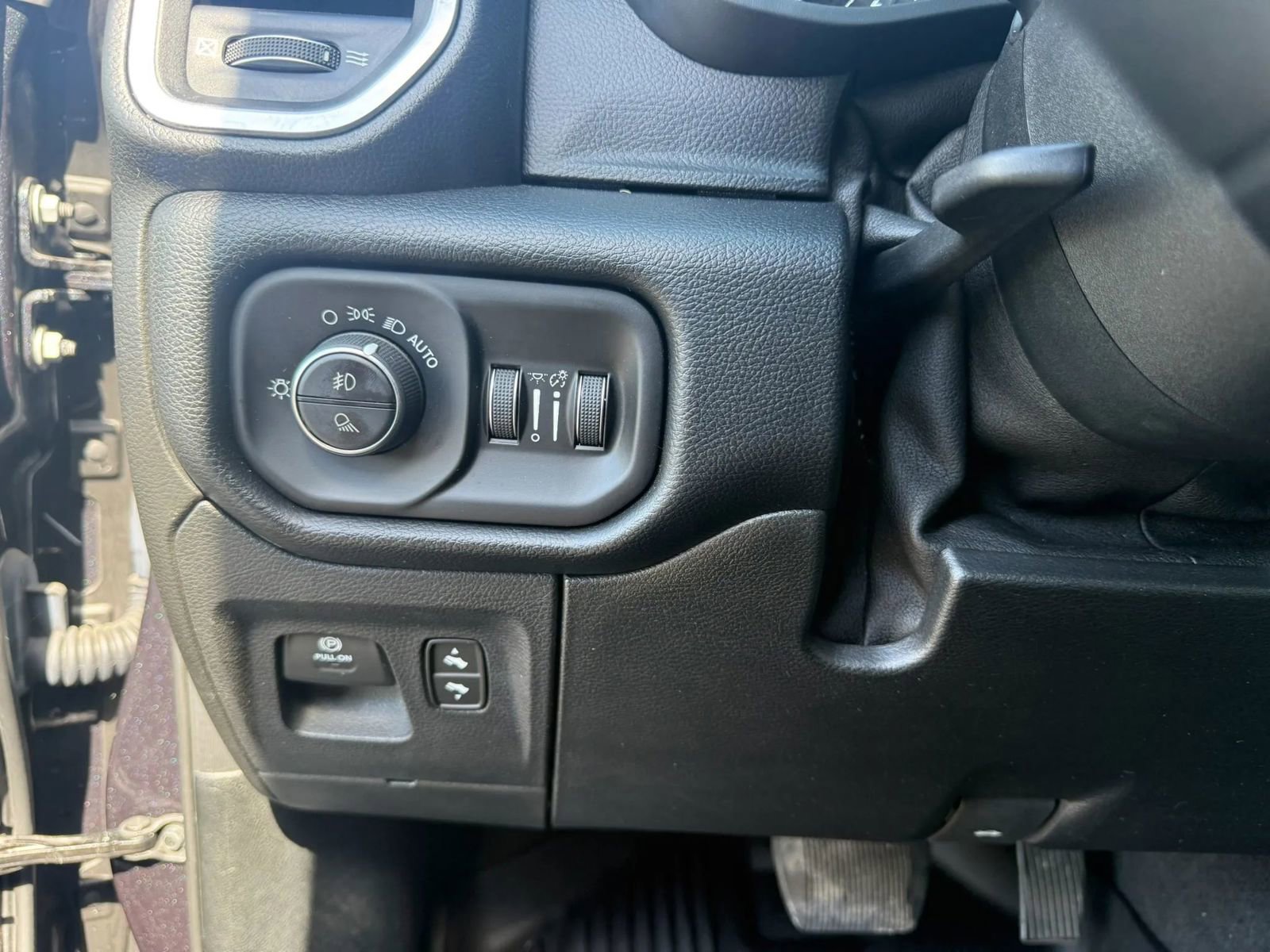 Used 2019 RAM 1500 Big Horn AWD/4WD image 16
