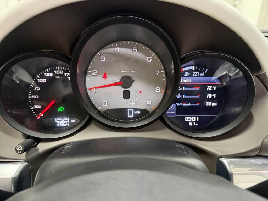Used 2016 Porsche Boxster S RWD image 21