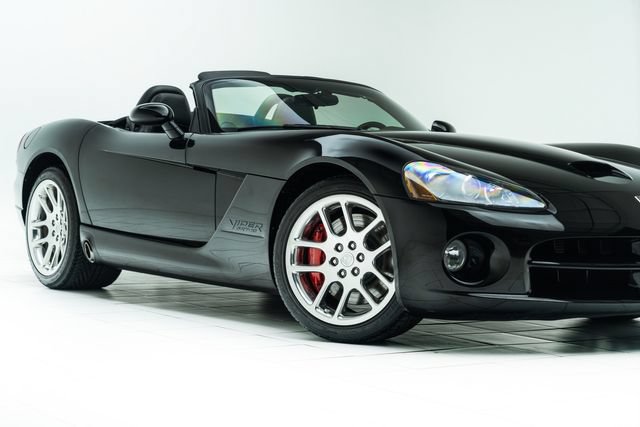 Used 2004 Dodge Viper SRT-10 RWD image 3